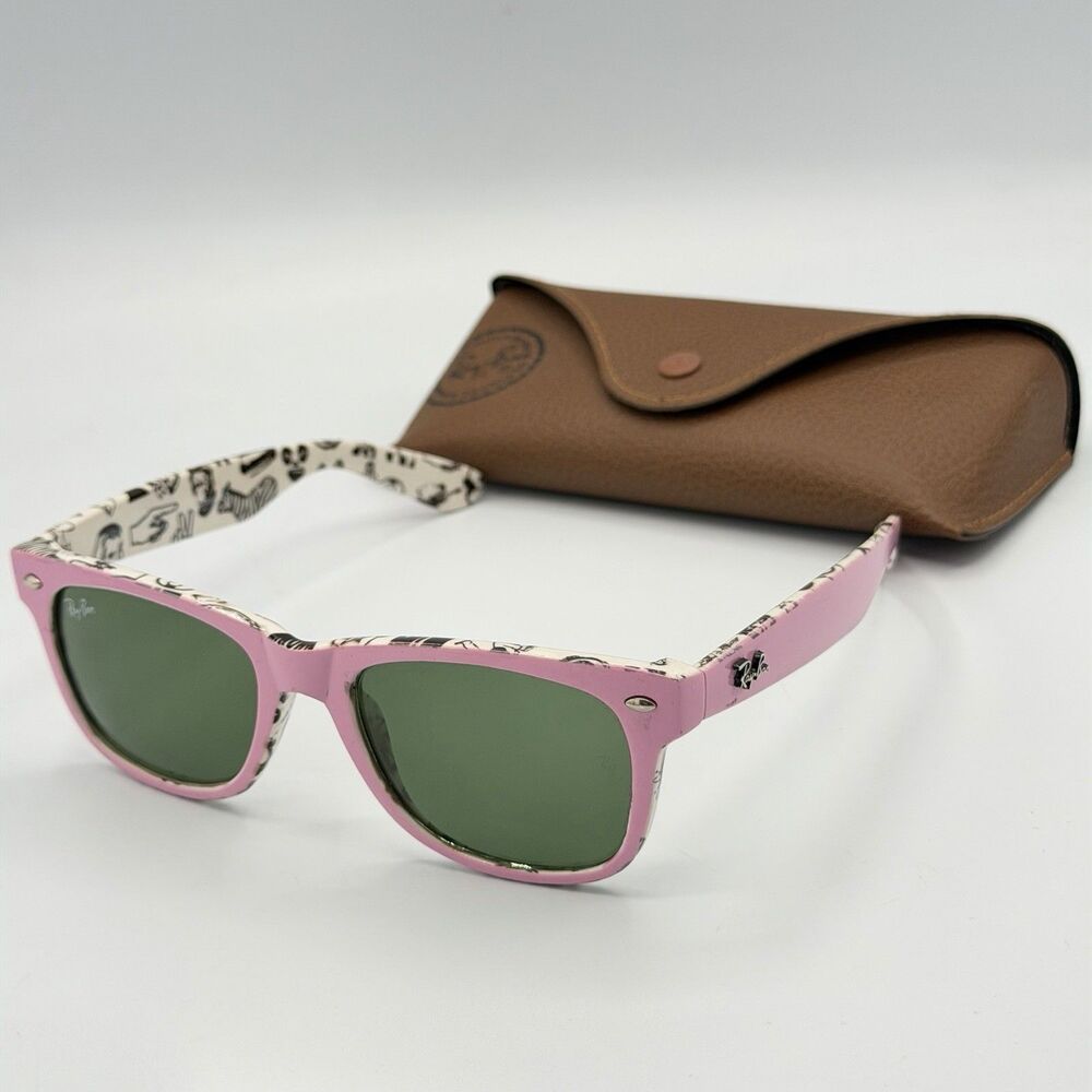Ray-Ban Sunglasses Wayfarer Pink Comics Print Green Lens Sunglasses RB 2140 901